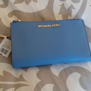 COPY - Michael Kors wristlet